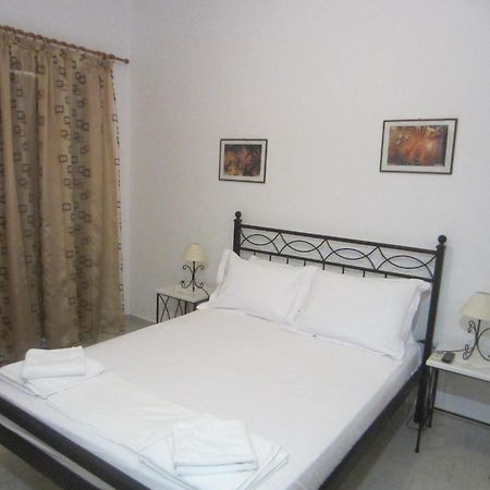 Katerina Apartments Triovasalos Luaran gambar