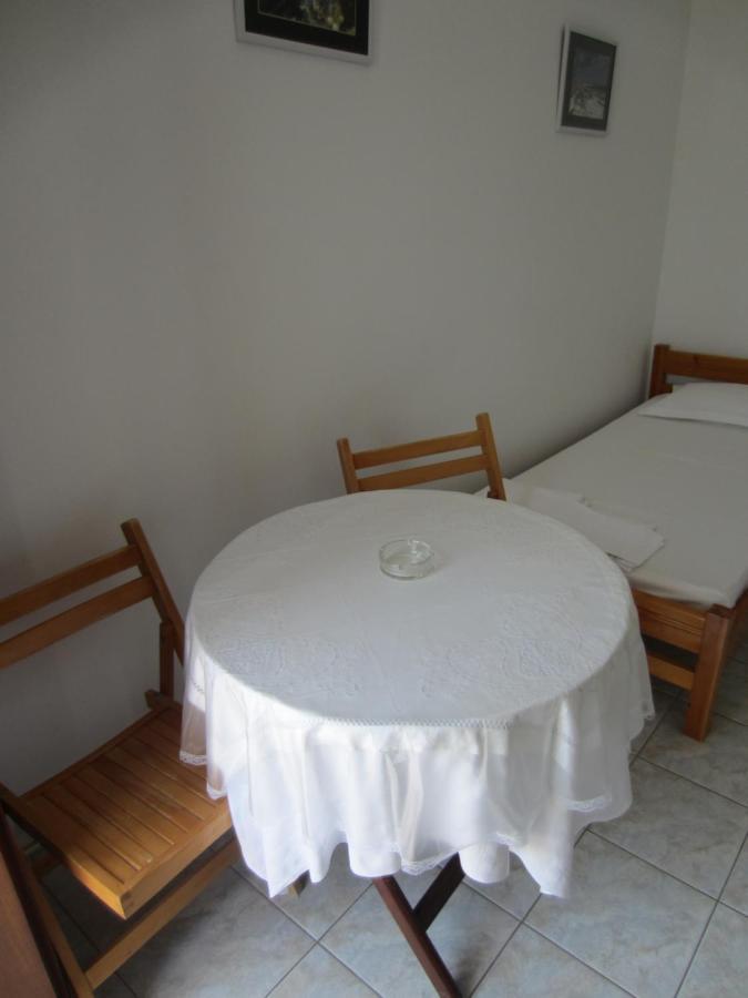 Katerina Apartments Triovasalos Luaran gambar