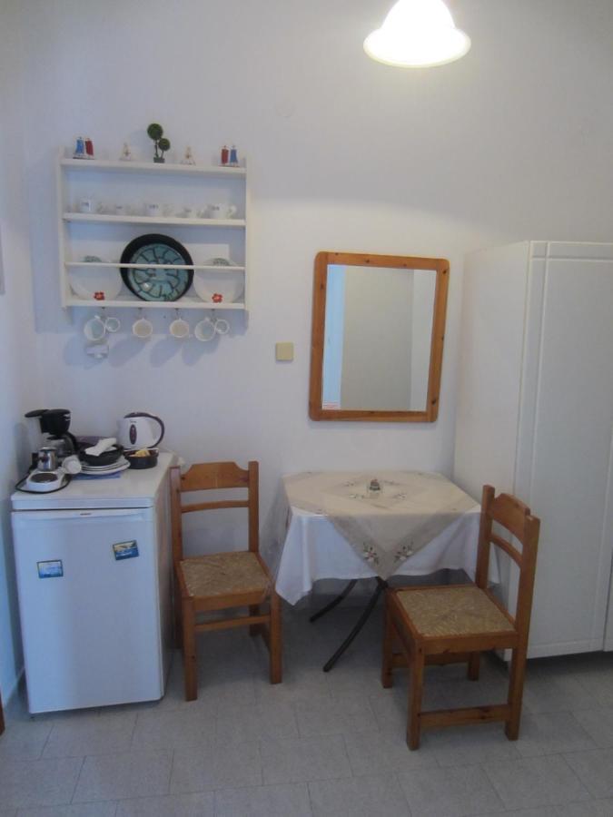 Katerina Apartments Triovasalos Luaran gambar