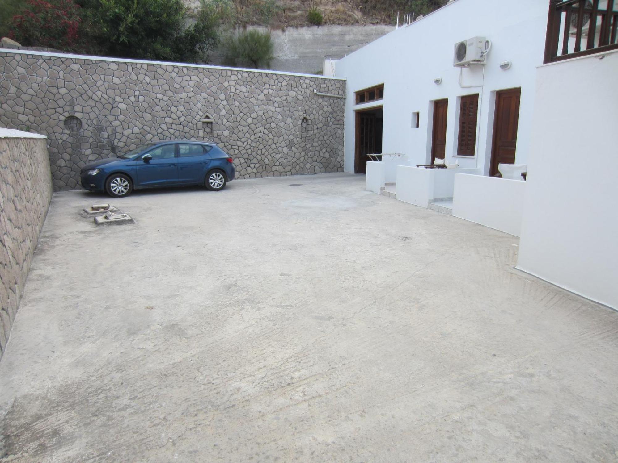 Katerina Apartments Triovasalos Luaran gambar