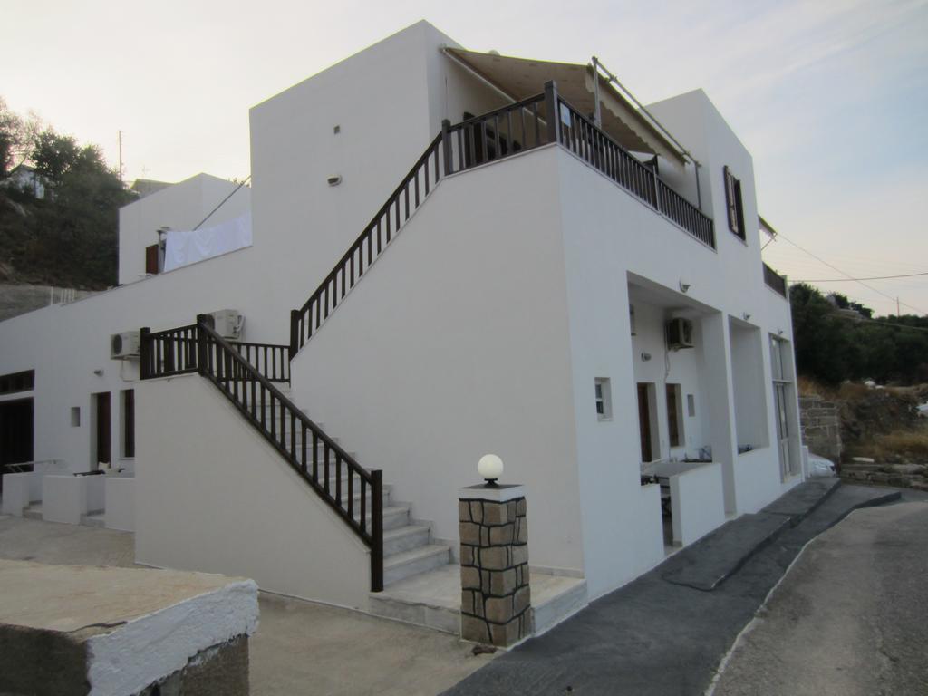 Katerina Apartments Triovasalos Luaran gambar
