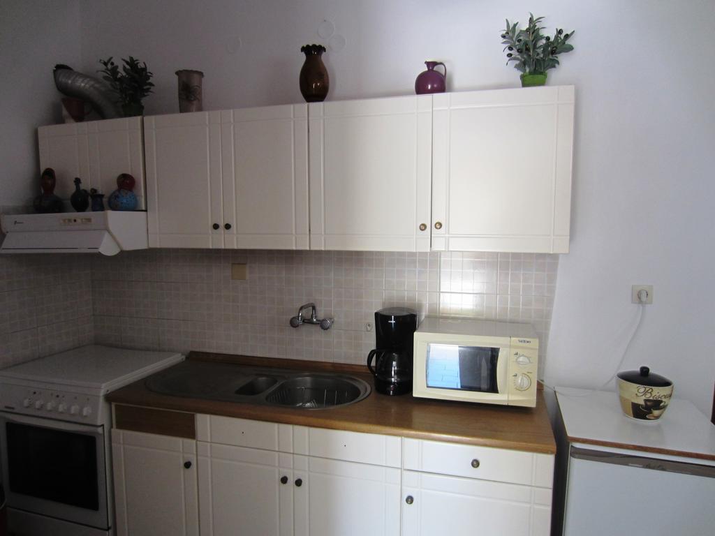 Katerina Apartments Triovasalos Luaran gambar