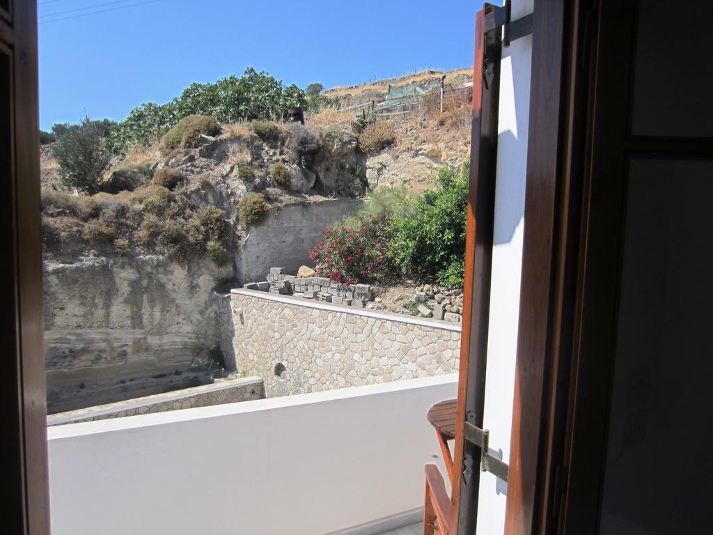 Katerina Apartments Triovasalos Luaran gambar