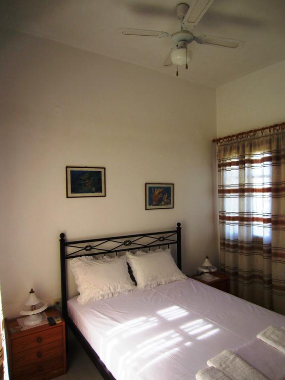 Katerina Apartments Triovasalos Luaran gambar