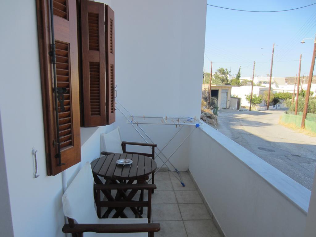 Katerina Apartments Triovasalos Luaran gambar