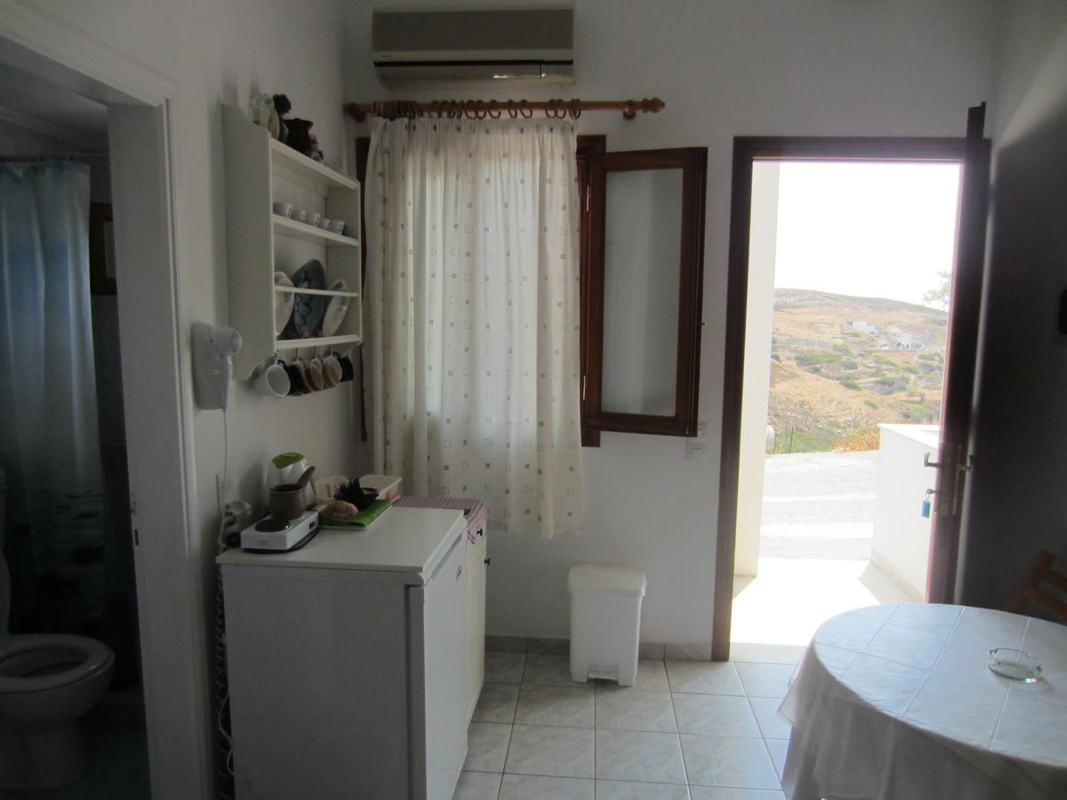 Katerina Apartments Triovasalos Luaran gambar